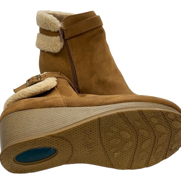 Cheeks Wedge Bootie With Buckle - Picture 4 of 6